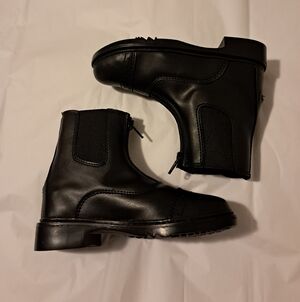 Tuffrider Children's Starter Front Zip Paddock Boots Sz. 13 20CM.